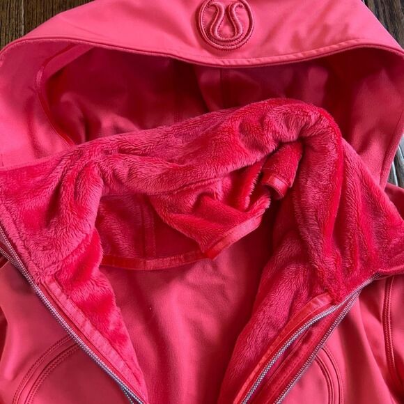 Lululemon Uba Hoodie *Softshell Love Red - Picture 2 of 5